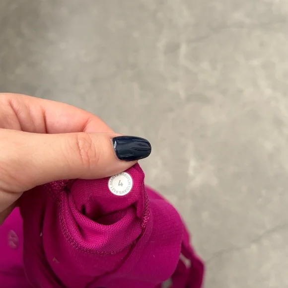 Lululemon women’s pink athletic tank - Picture 4 of 4